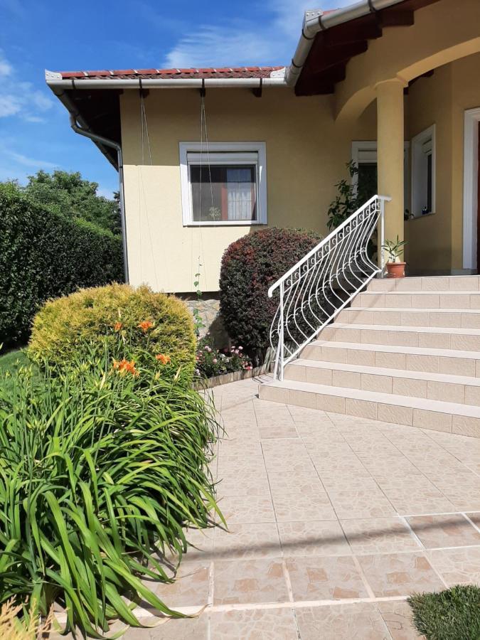 Villa Csilla Elegant House Erd Exterior foto