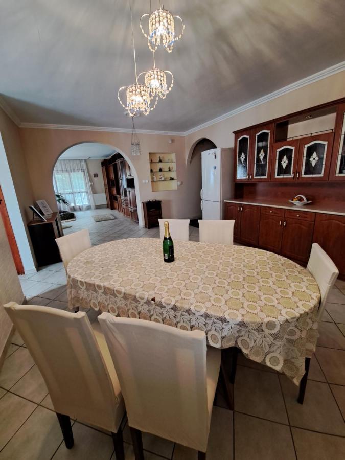 Villa Csilla Elegant House Erd Exterior foto